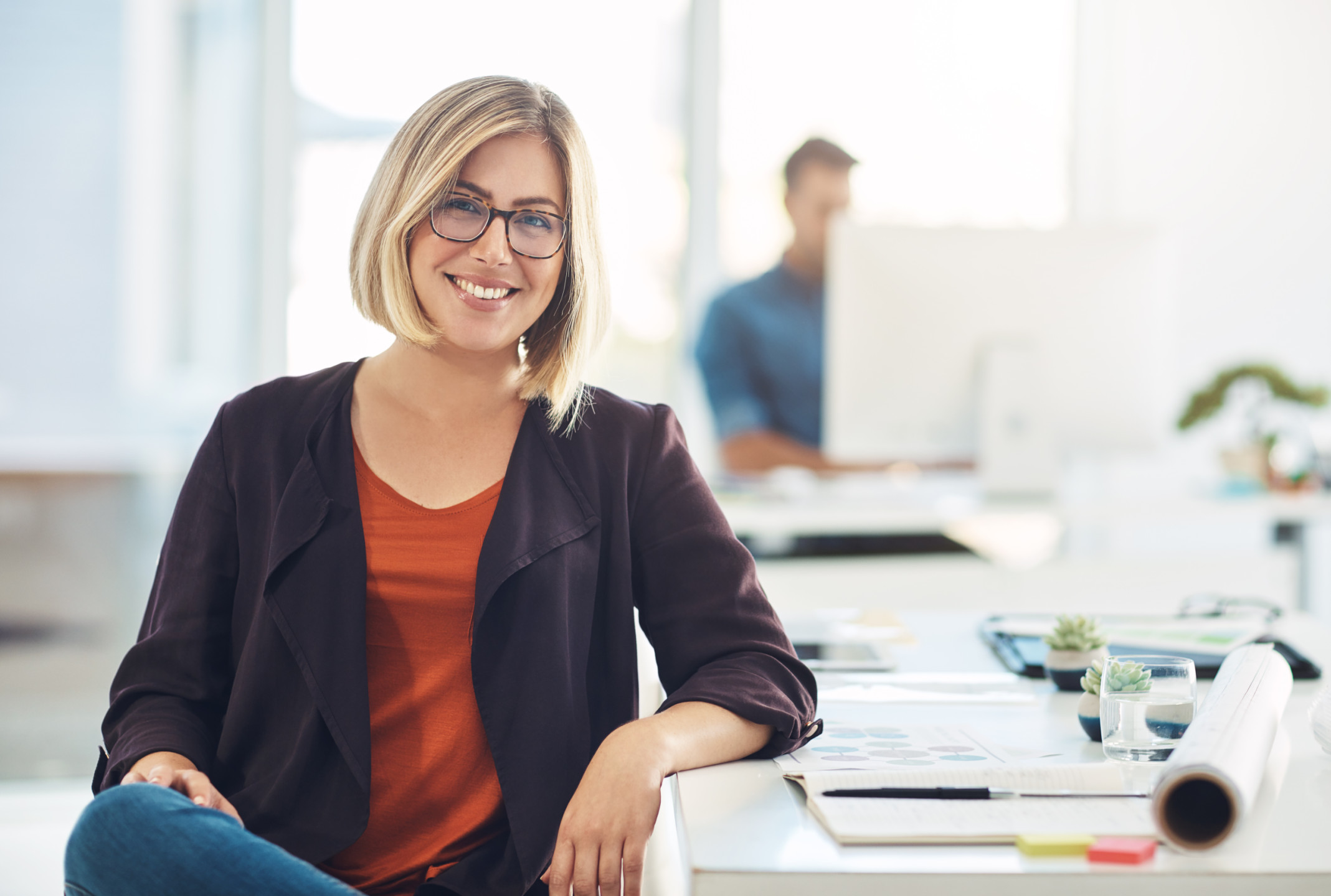 my-career-keeps-me-smiling-everyday-portrait-young-woman-working-her-desk-modern-office